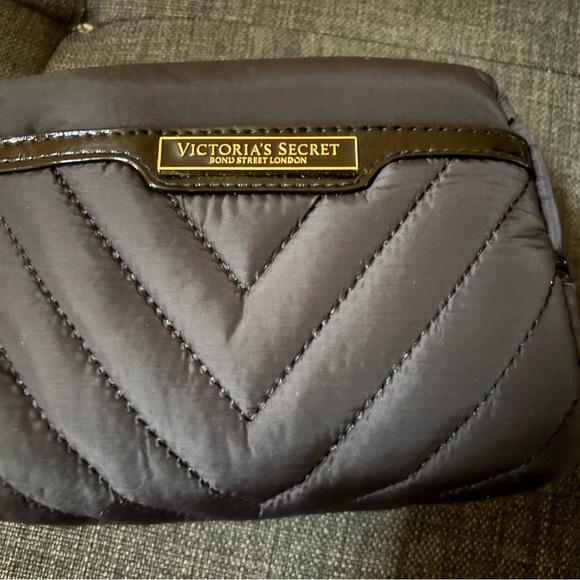 Victoria’s Secret Gloss & Go Mini Beauty Bag - Picture 5 of 7